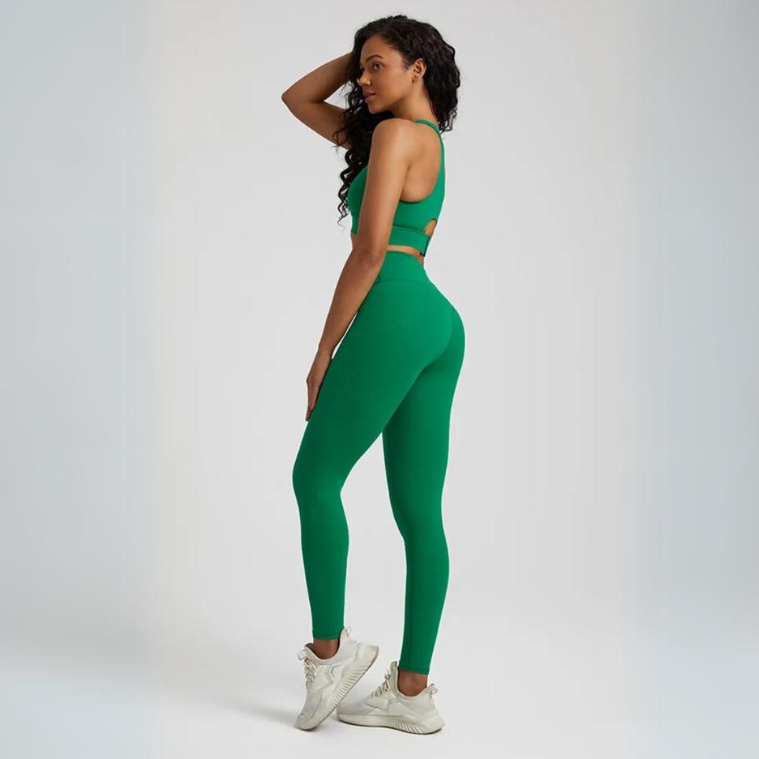 Seamless high waisted leggings and breathable sports bra set - The Maeve Set. Elevate your activewear with comfort, style, and quick-dry technology.