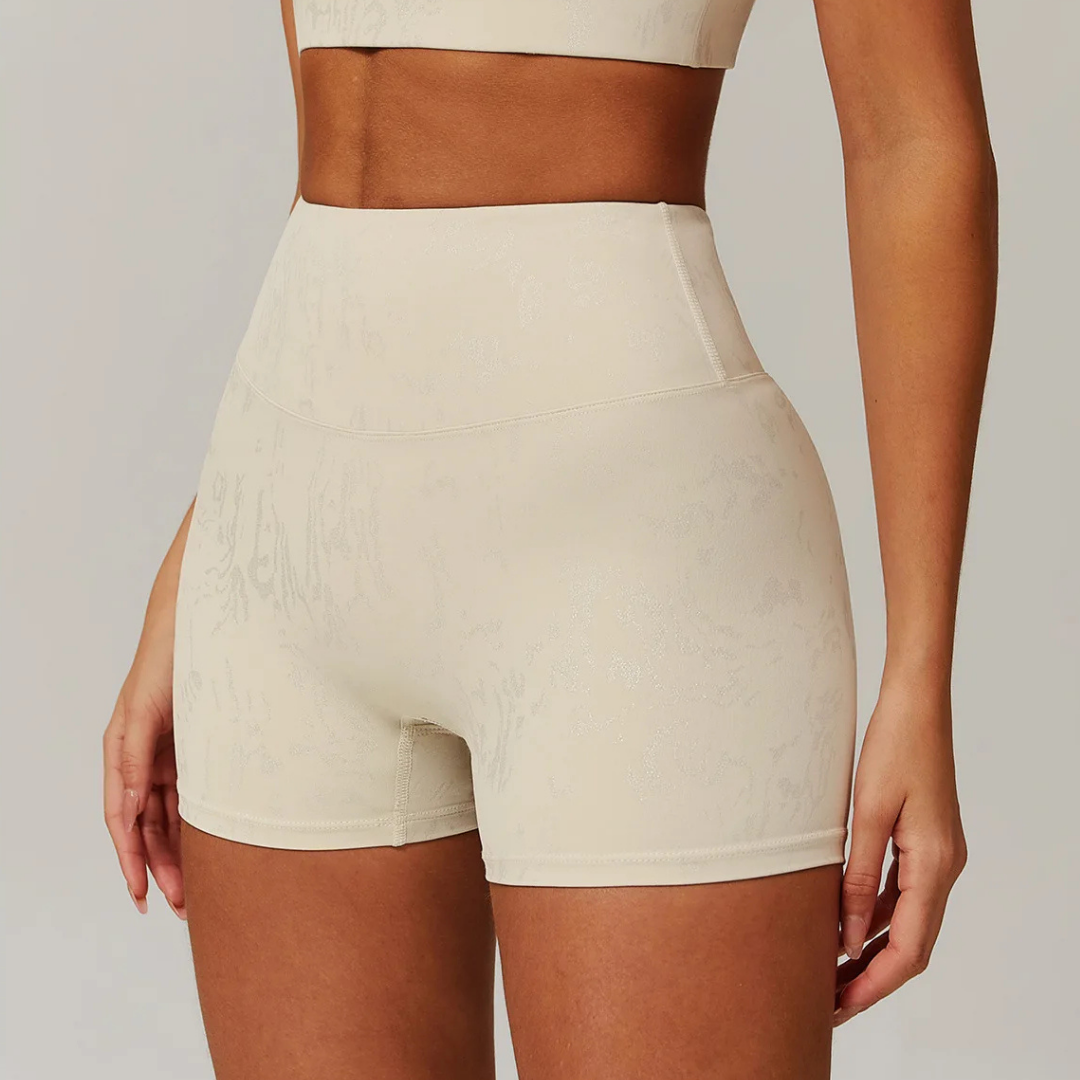 PULSE SEAMLESS SCRUNCH SHORTS