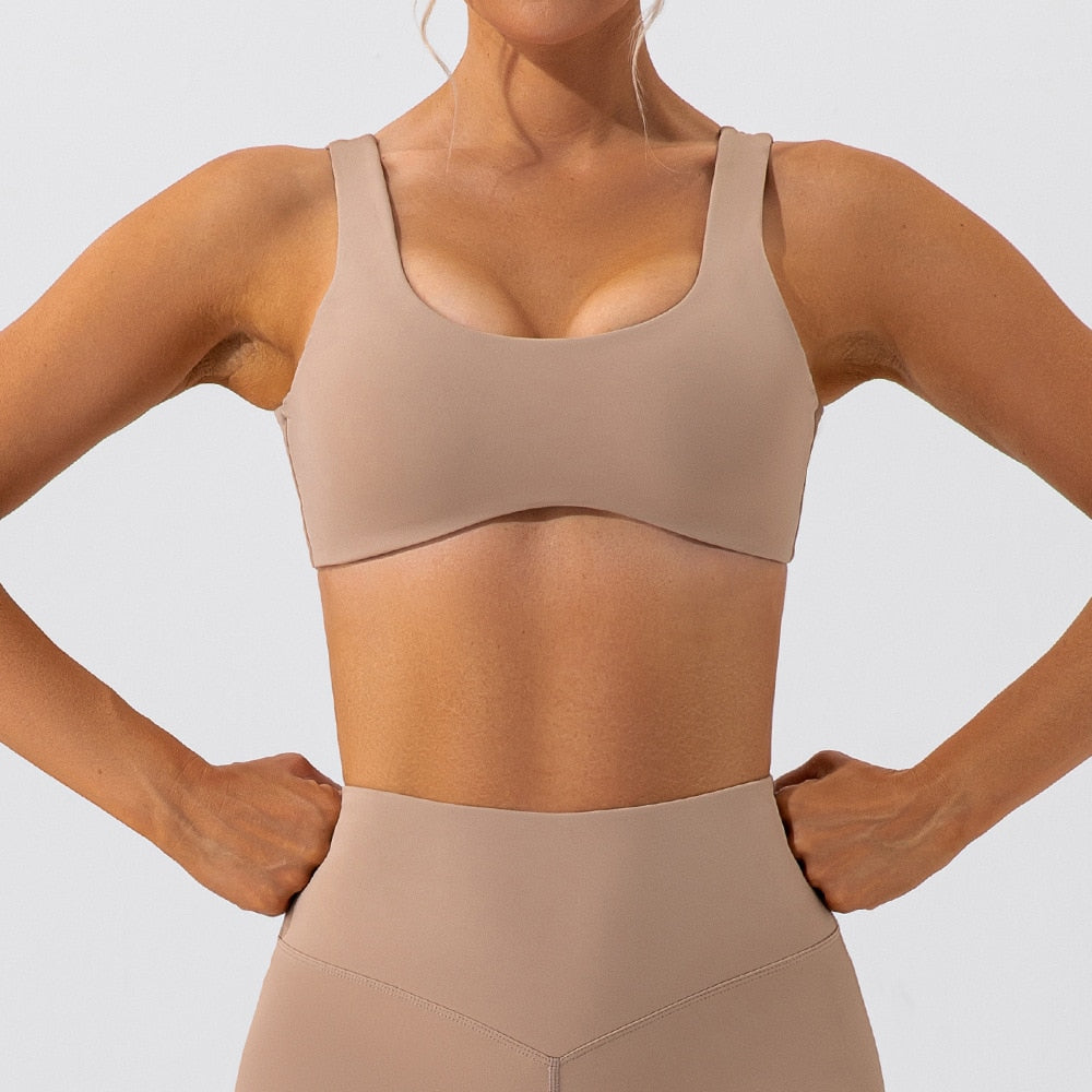 Mila Sports Bra: Elevate Your Fitness Journey with Comfort and Performance - Seamless and Shockproof for Fit Girl Chic. Sweat in Style with Quick Dry, Breathable Fabric, Seamless Design for Maximum Comfort - No Irritating Seams, Medium Support for Low-Medium Impact Exercises. Order Now and Conquer Your Workouts with Confidence!