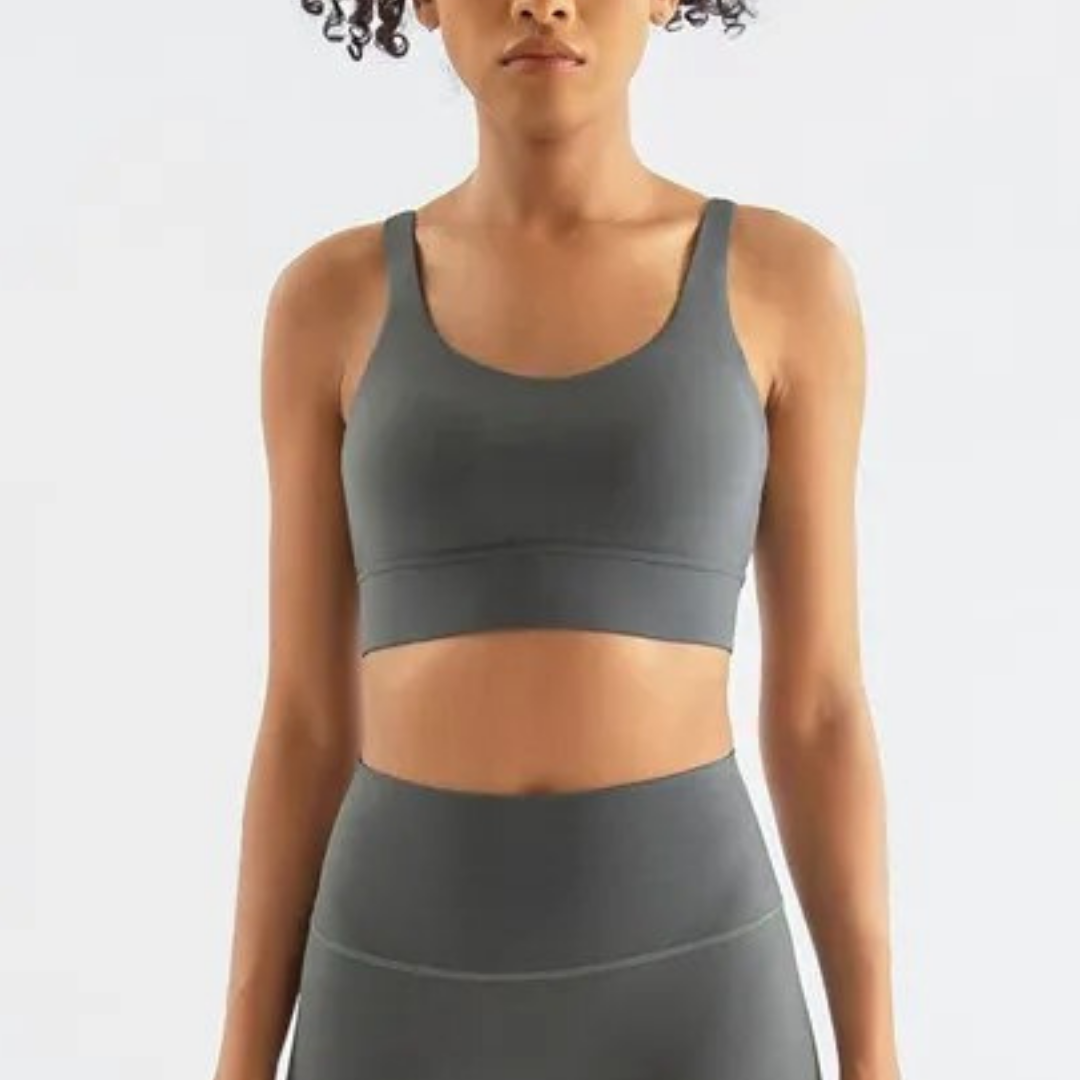 Jacinta Sports Bra: Unbeatable Support, Effortless Comfort, and Stylish Clasp Closure – Elevate Your Workout with Built-In Pads and Breathable Spandex Fabric!"