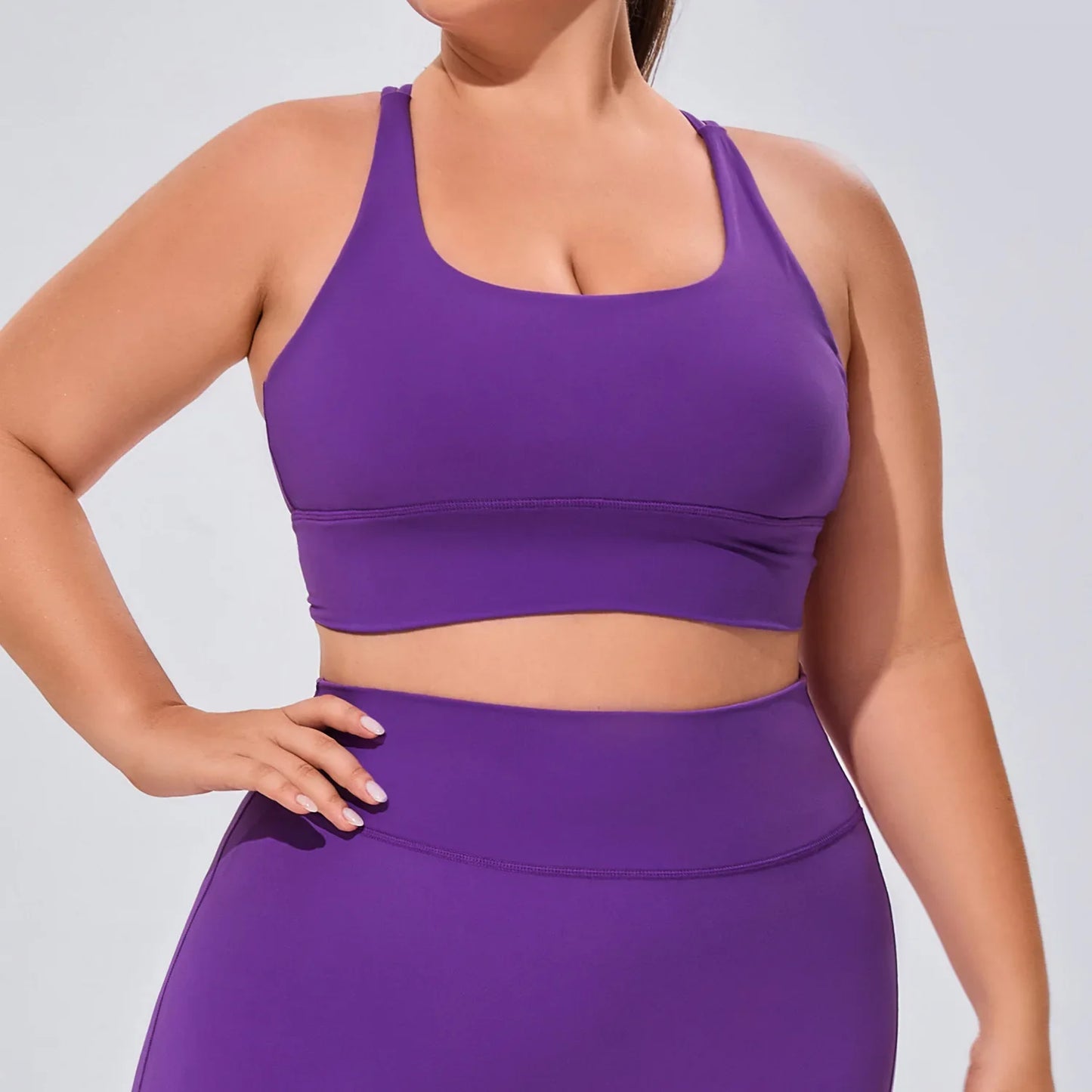 LYRIC SEAMLESS CROSS-BACK SPORTS BRA